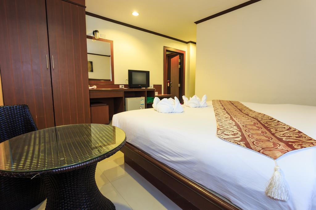 Sharaya Residence Patong Exterior photo